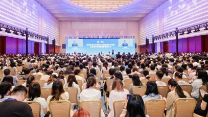 扬子江龙凤堂获评“中药现代化三十年示范单位”，两星空在线注册-星空(中国)
同步入选示范品种