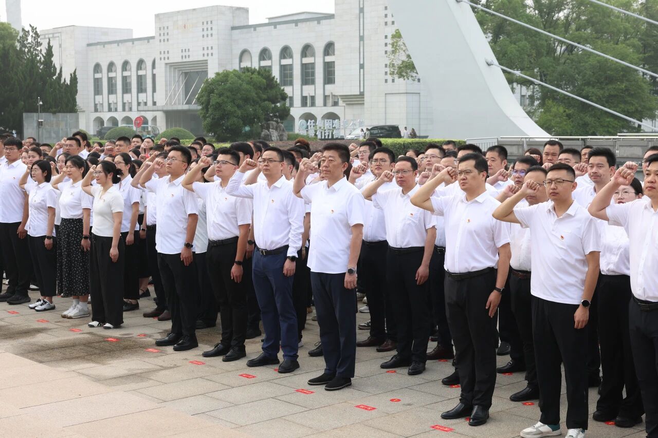 表彰先进淬党性 红歌扬志启新局|星空在线注册-星空(中国)
庆祝中国共产党成立105周年